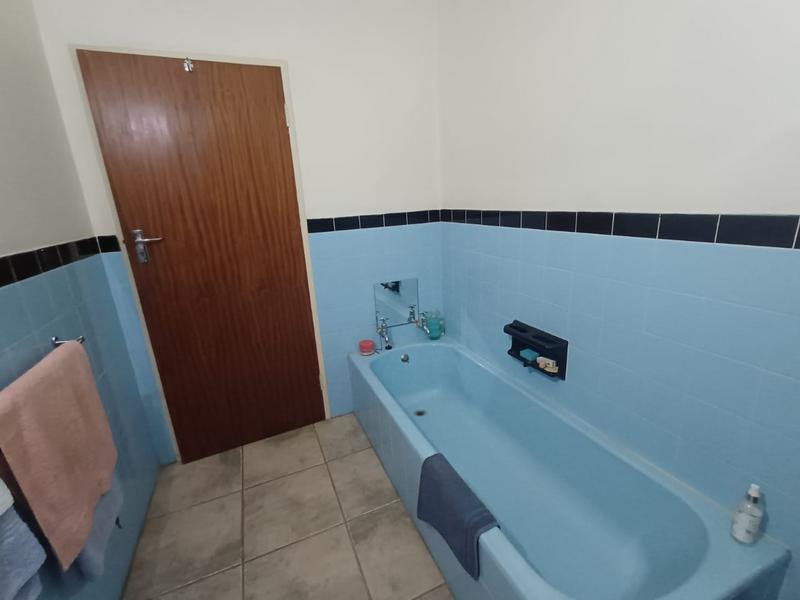 5 Bedroom Property for Sale in Parys Free State